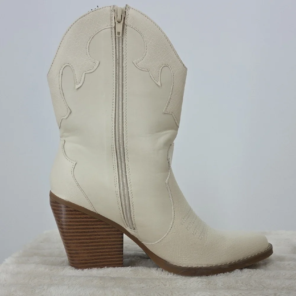 DSW Cream Western Ankle Booties